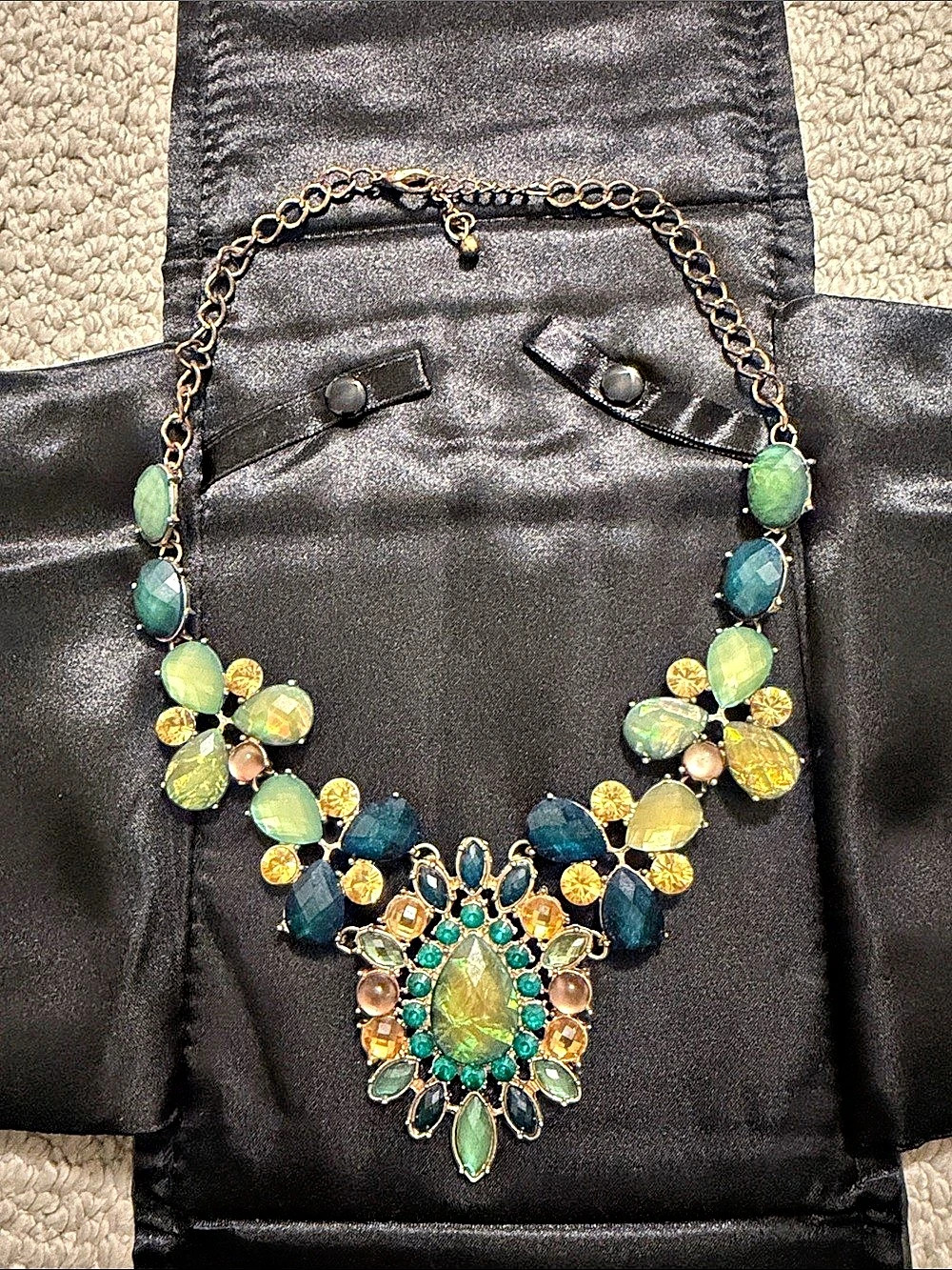 Statement Green & Gold Necklace Like New